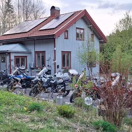 Charmigt Aeldre Hus, Laddbox 22 Kw, 5 Bil-Minuter Till Bad Strömstad Buitenkant foto