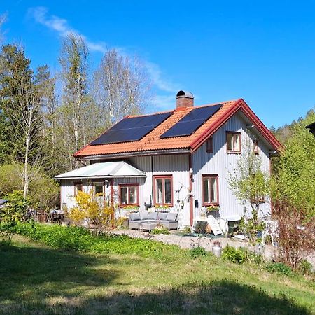 Charmigt Aeldre Hus, Laddbox 22 Kw, 5 Bil-Minuter Till Bad Strömstad Buitenkant foto